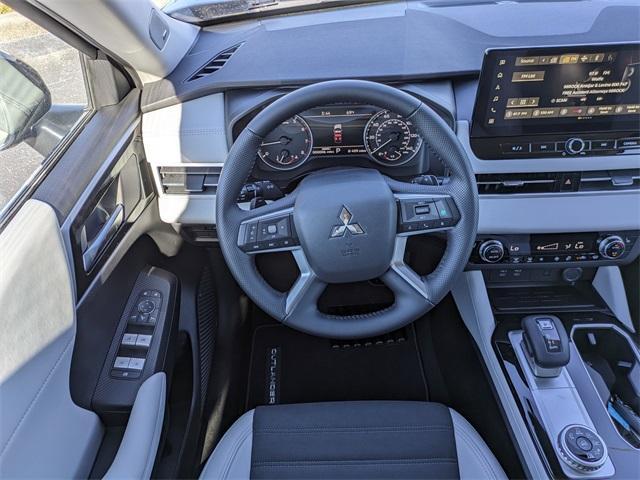 new 2025 Mitsubishi Outlander car, priced at $38,355