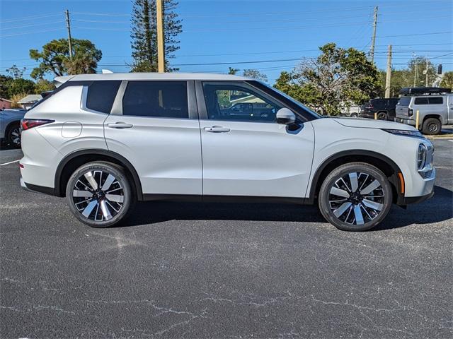 new 2025 Mitsubishi Outlander car, priced at $40,350