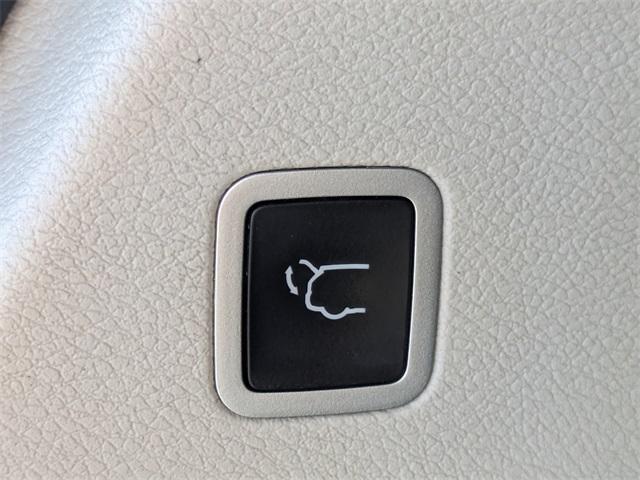 used 2023 Chrysler Pacifica car, priced at $22,998