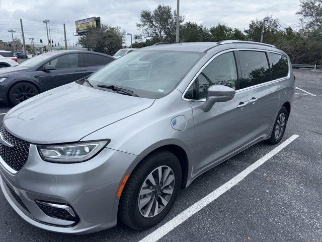 used 2021 Chrysler Pacifica Hybrid car, priced at $19,788