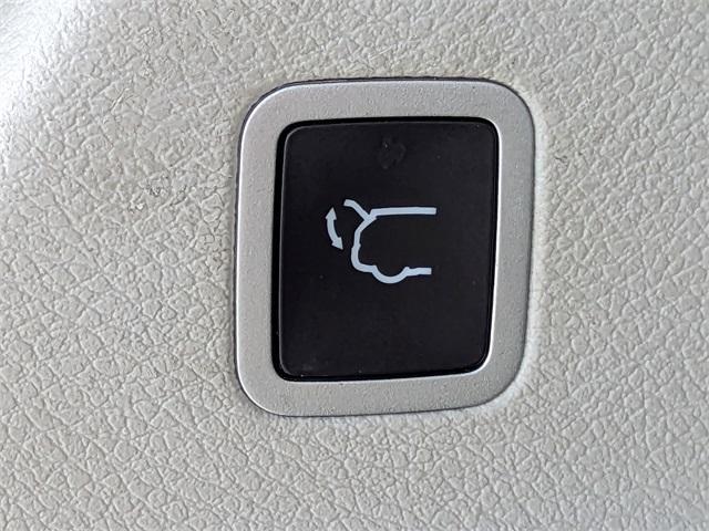used 2021 Chrysler Pacifica Hybrid car, priced at $20,491