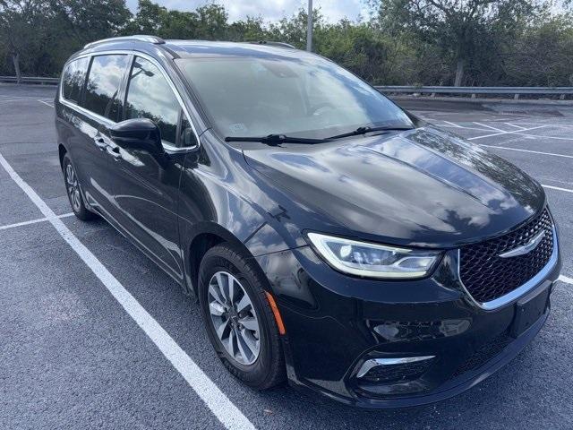 used 2021 Chrysler Pacifica Hybrid car, priced at $19,788