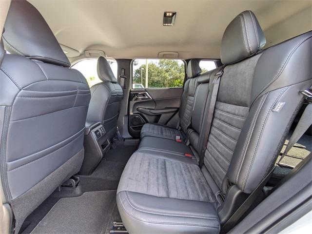 new 2025 Mitsubishi Outlander car, priced at $38,355