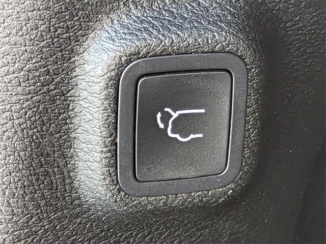 used 2023 Jeep Cherokee car, priced at $21,768