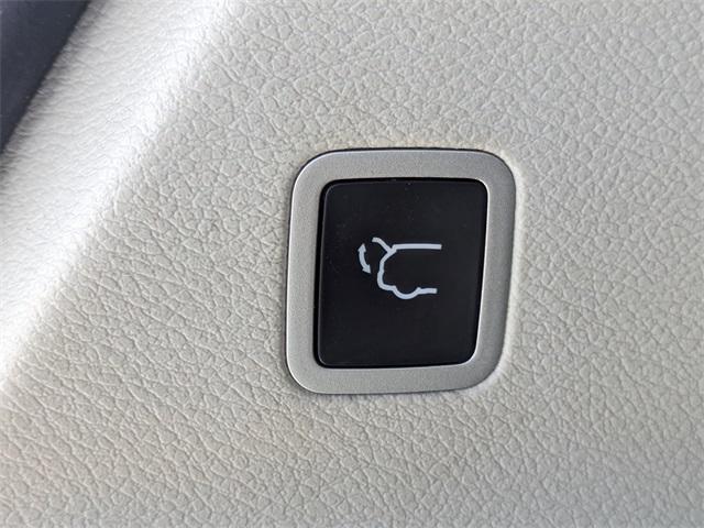 used 2023 Chrysler Pacifica car, priced at $21,498