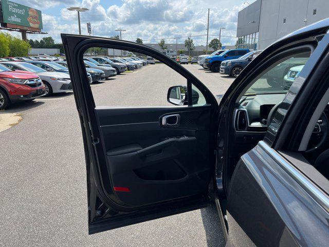 new 2025 Kia Sorento car, priced at $30,870