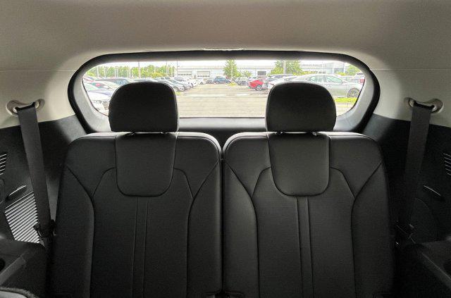 new 2025 Kia Sorento car, priced at $38,525