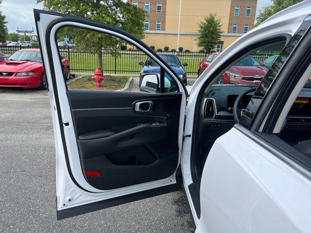 new 2025 Kia Sorento car, priced at $38,525
