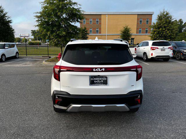 new 2025 Kia Seltos car, priced at $30,860