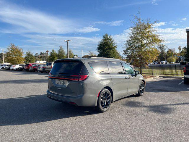 used 2022 Chrysler Pacifica car, priced at $28,085