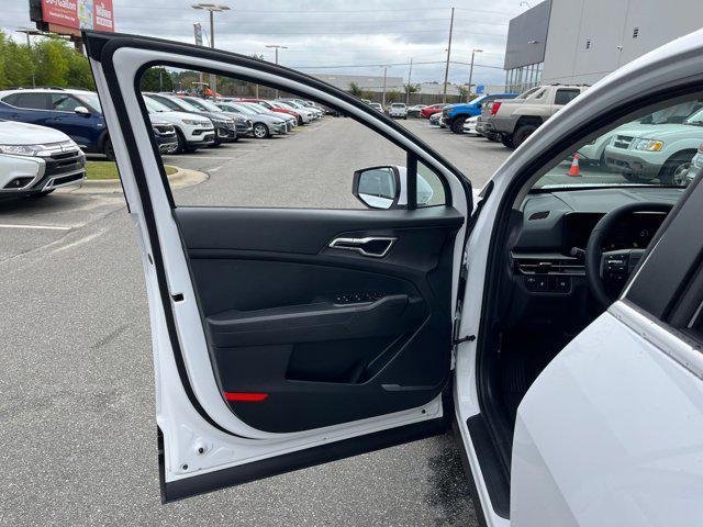 new 2026 Kia Sportage car, priced at $30,670