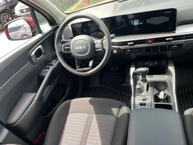new 2025 Kia Sorento car, priced at $32,125