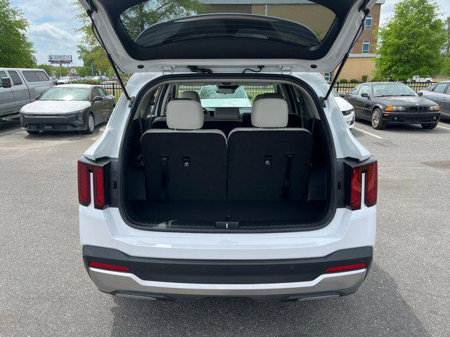 new 2025 Kia Sorento car, priced at $33,775