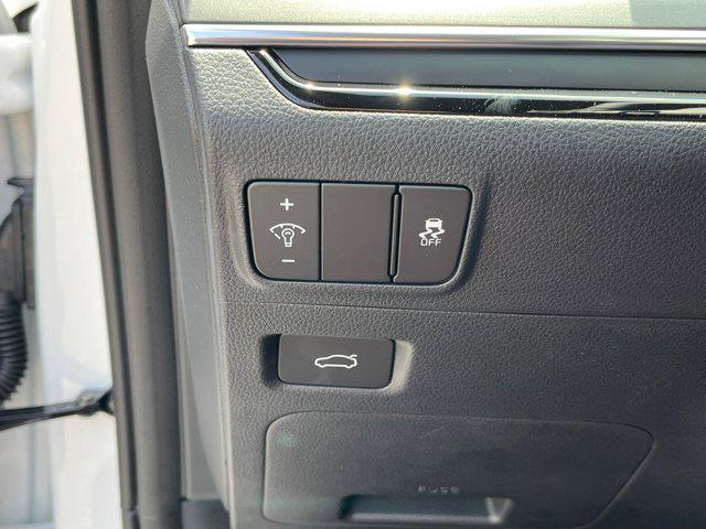 new 2025 Kia K5 car, priced at $30,080