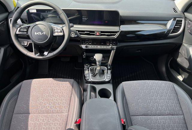 new 2025 Kia Seltos car, priced at $25,405