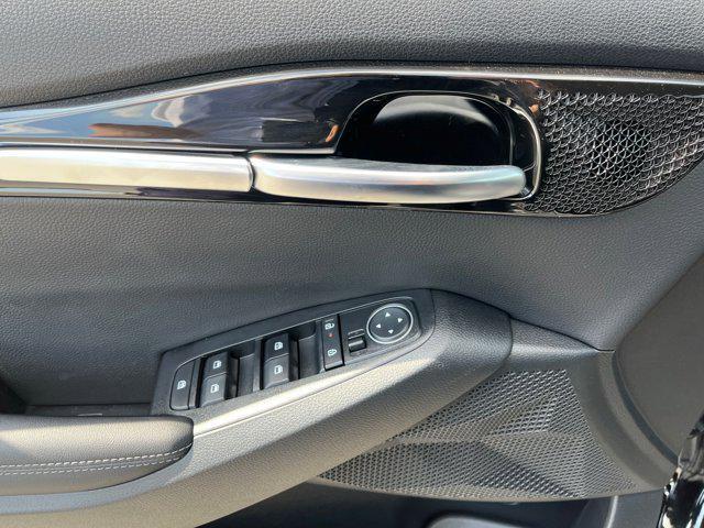 new 2025 Kia Seltos car, priced at $25,800