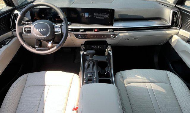 new 2025 Kia Sorento car, priced at $35,070