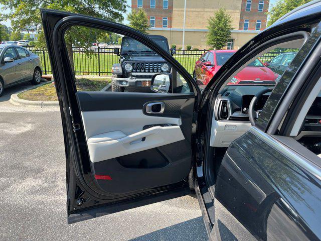 new 2025 Kia Sorento car, priced at $35,070