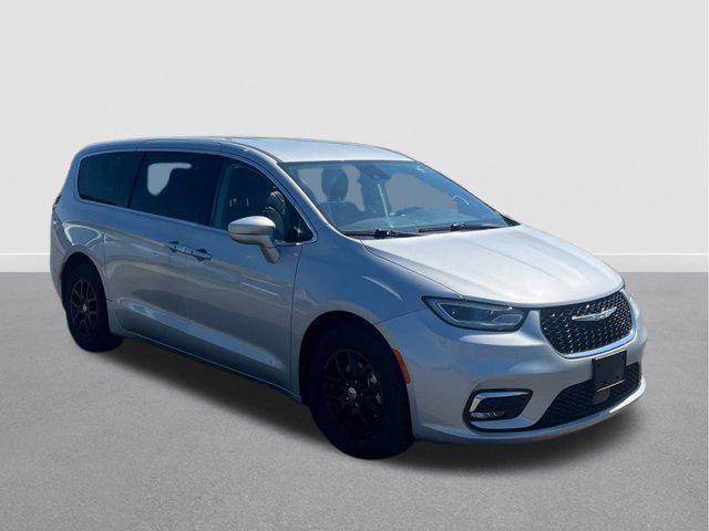 used 2023 Chrysler Pacifica car, priced at $25,993