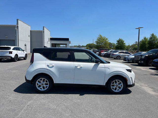 new 2025 Kia Soul car, priced at $23,905