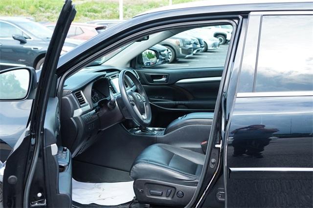 used 2016 Toyota Highlander car, priced at $15,188