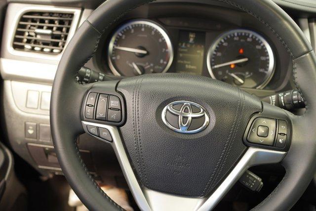 used 2016 Toyota Highlander car, priced at $15,395