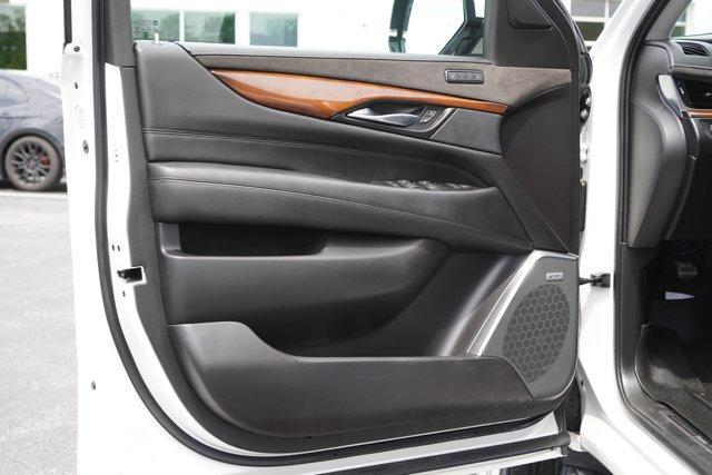 used 2020 Cadillac Escalade ESV car, priced at $32,744