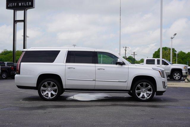 used 2020 Cadillac Escalade ESV car, priced at $32,744