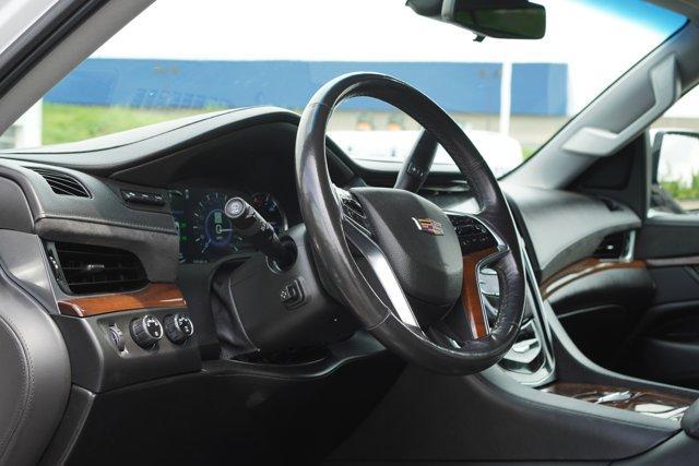 used 2020 Cadillac Escalade ESV car, priced at $32,744