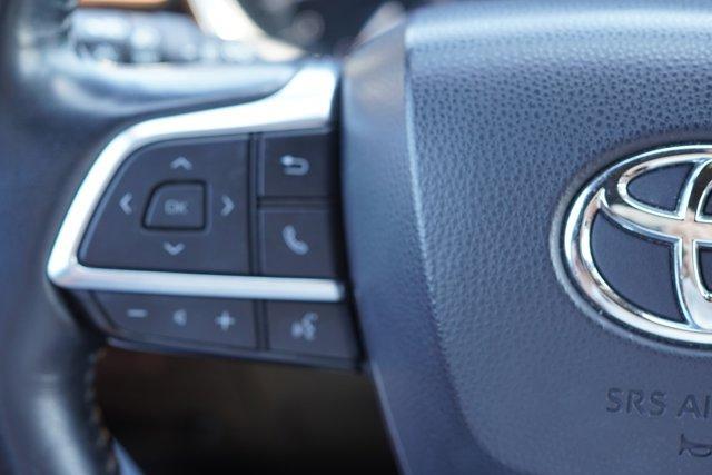 used 2021 Toyota Highlander car, priced at $31,294