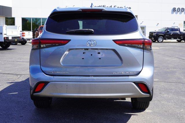 used 2021 Toyota Highlander car, priced at $31,294