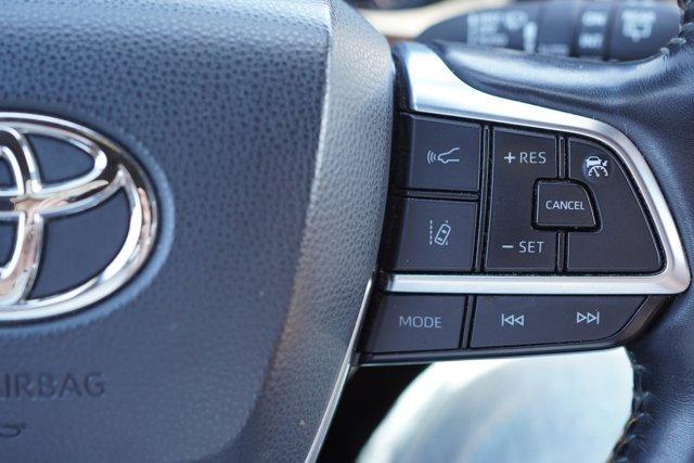used 2021 Toyota Highlander car, priced at $31,294