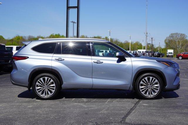 used 2021 Toyota Highlander car, priced at $31,294