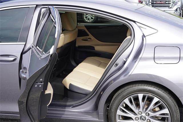 used 2021 Lexus ES 300h car, priced at $27,791