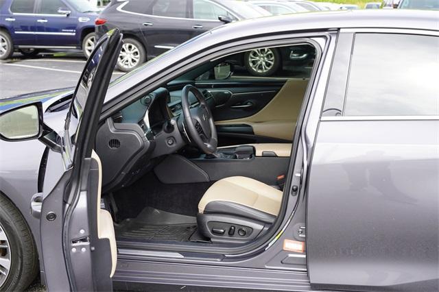 used 2021 Lexus ES 300h car, priced at $27,791